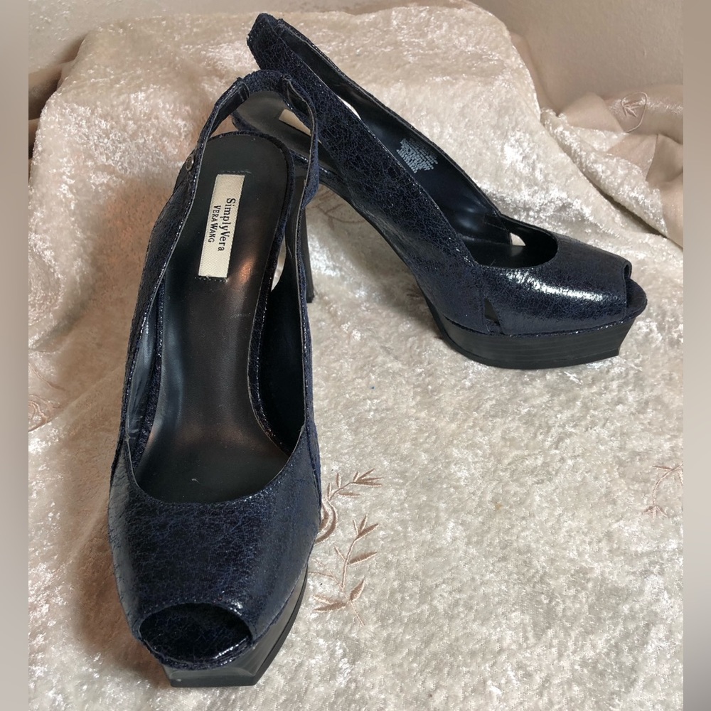 Vera Wang Navy blue heels size 9
